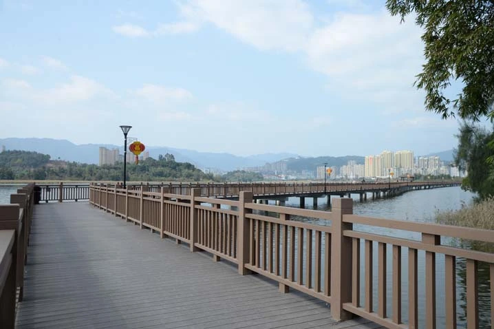 WPC Railing for Artificial Ponds WPC Railing for Artificial Ponds